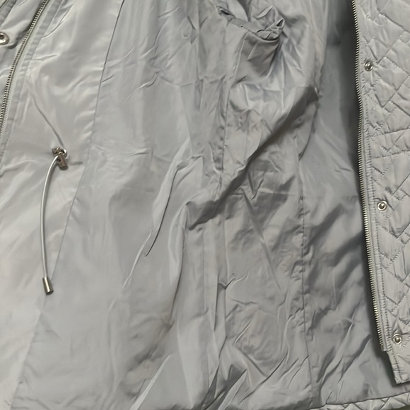 COLE HAAN Signature Quilted Silver Sky Women's Jacket - Picture 4 of 11